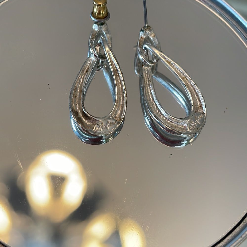 Vtg Napier silver teardrop post earrings - Picture 5 of 5